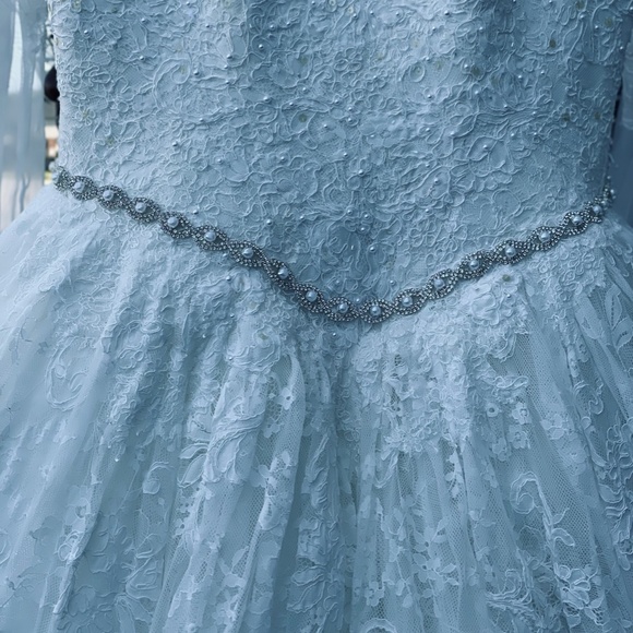 A VINTAGE VERA WANG WEDDING DRESS - Picture 3 of 7